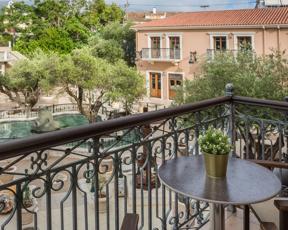 Suite with Courtyard View No 108